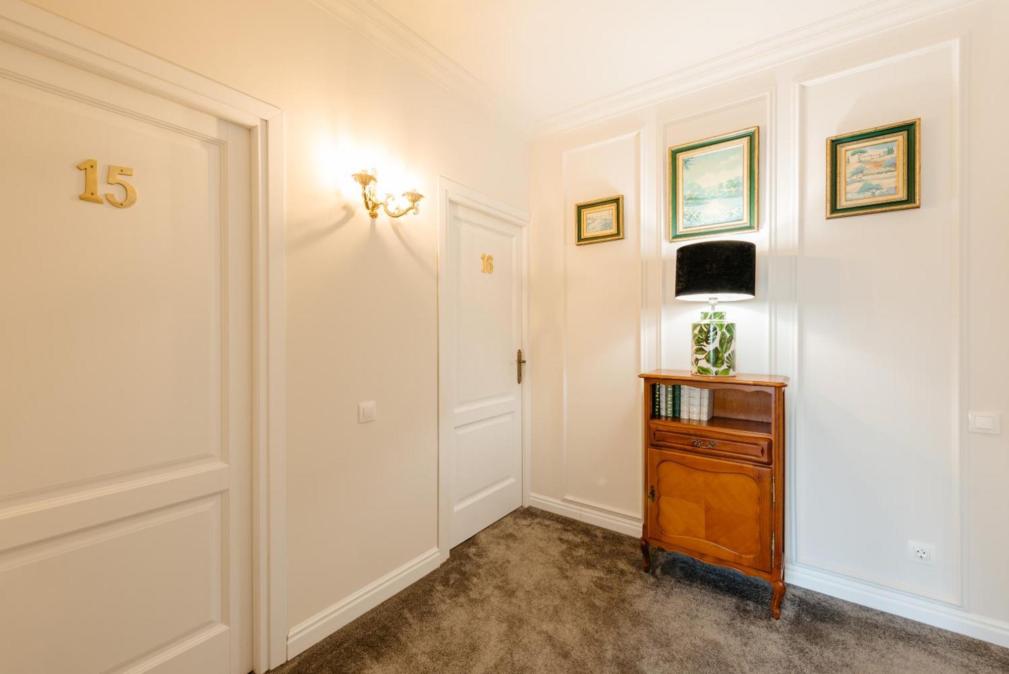Ateneea Luxury Rooms Kluż-Napoka Zewnętrze zdjęcie