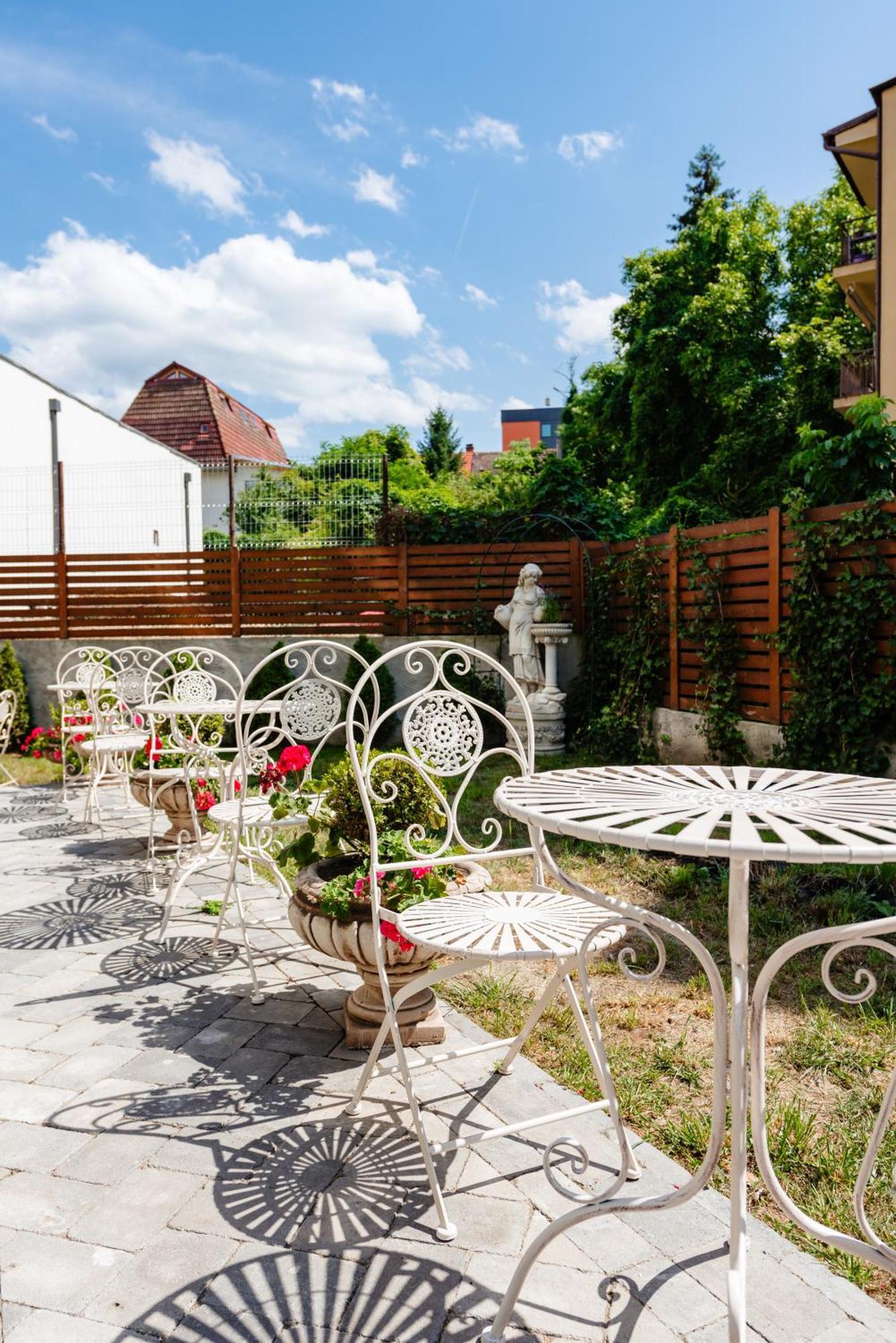 Ateneea Luxury Rooms Kluż-Napoka Zewnętrze zdjęcie